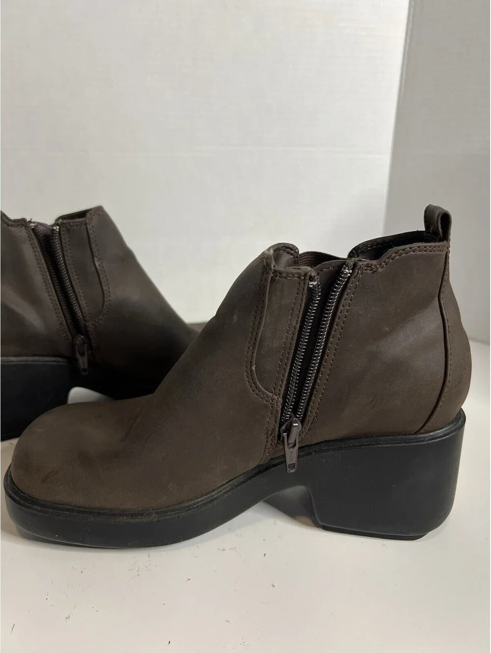 Vintage 90s Women’s Brown Faux Leather Chelsea Ankle Boots 5.5W Chunky Heel